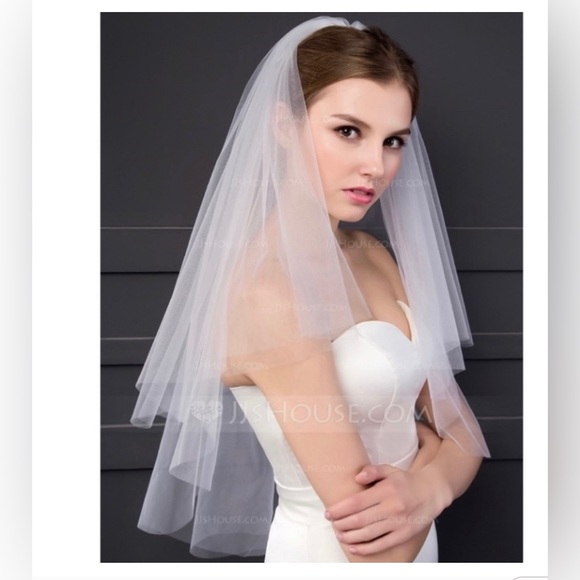 Bridal Wedding Veil - Picture 3 of 4